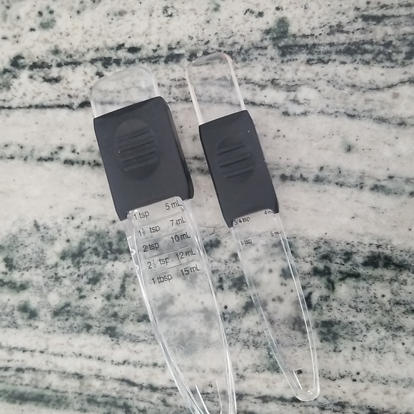 Pampered Chef Kitchen Pampered Chef Adjustable Measuring Spoons